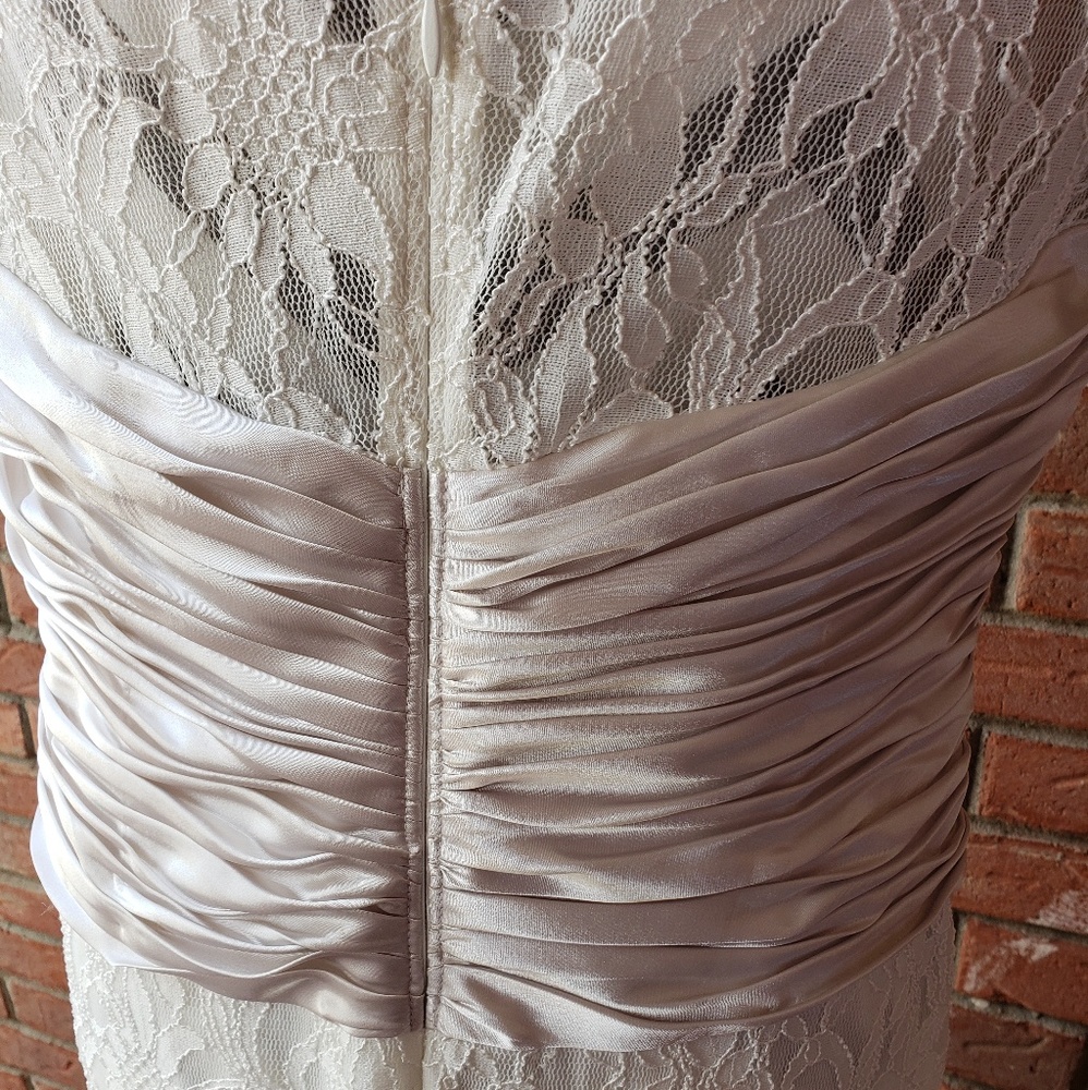 Dress - Picture 6 of 7
